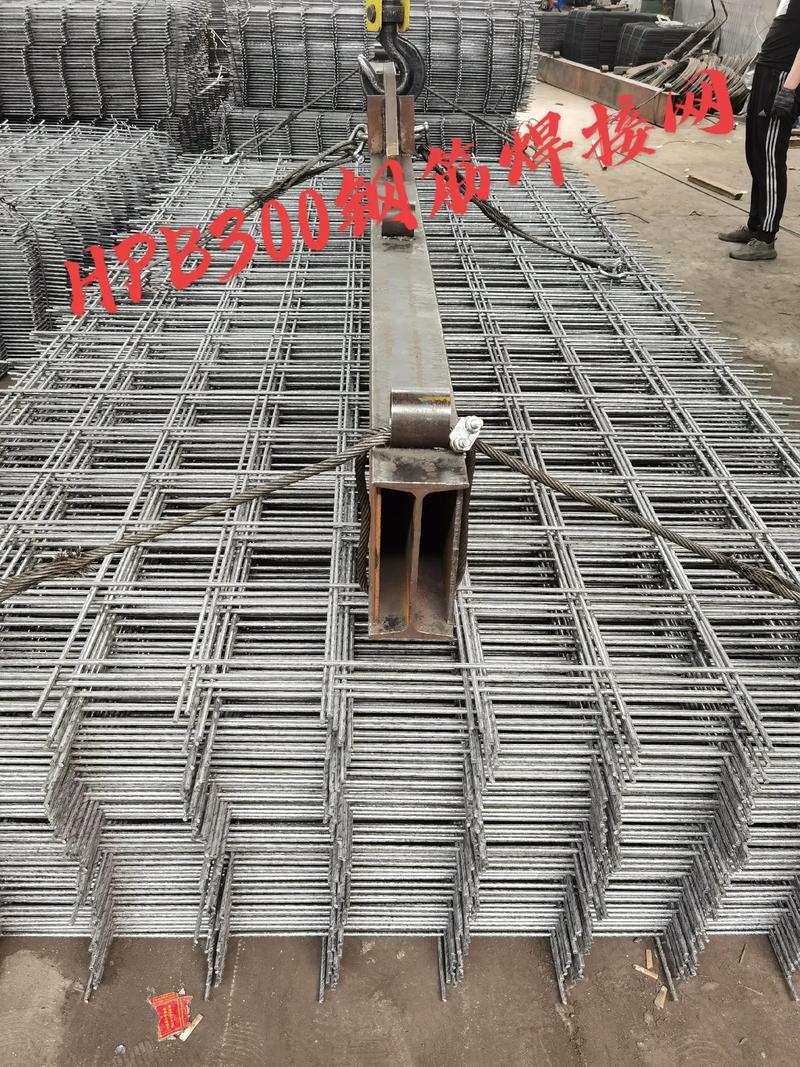 HPB300鋼筋焊網(wǎng) 特性、應(yīng)用與專業(yè)設(shè)備——以保定、滄州市場(chǎng)為例